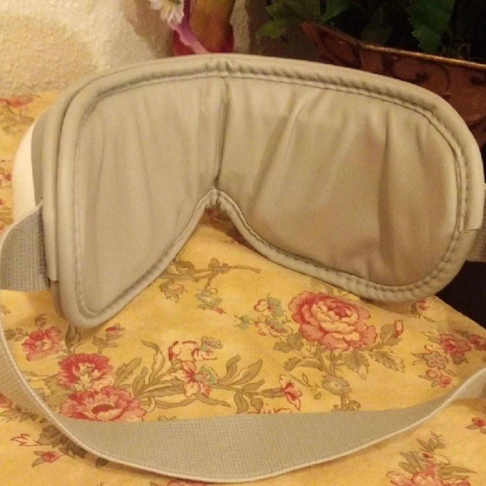 RENPHO White and Gray Standalone Eye Set